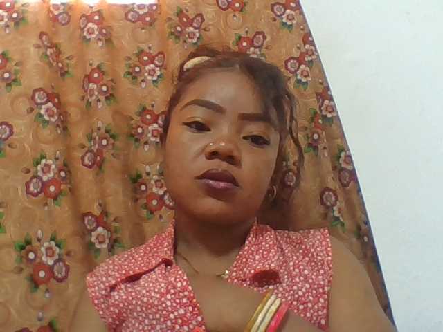Elyah1a live cam on BongaCams