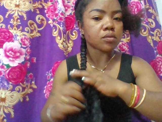 Elyah1a live cam on BongaCams