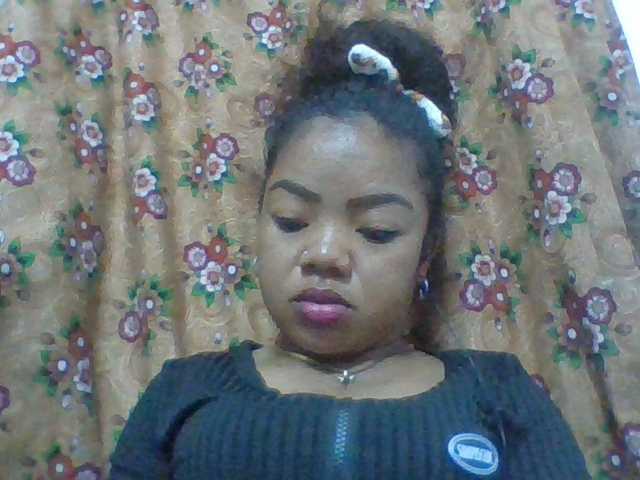 Elyah1a live cam on BongaCams