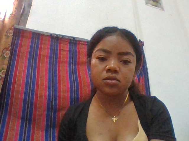Elyah1a live cam on BongaCams