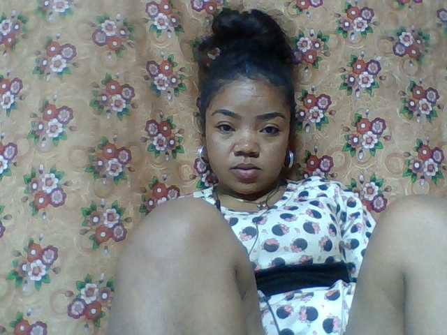 Elyah1a live cam on BongaCams