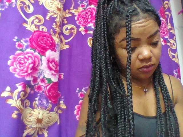 Elyah1a live cam on BongaCams