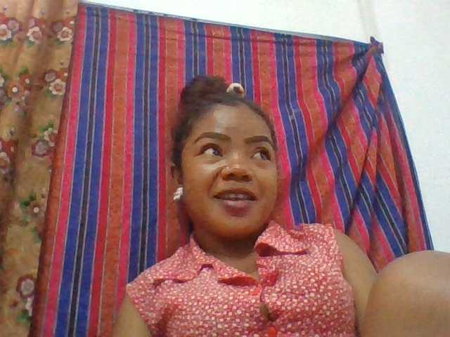 Elyah1a live cam on BongaCams