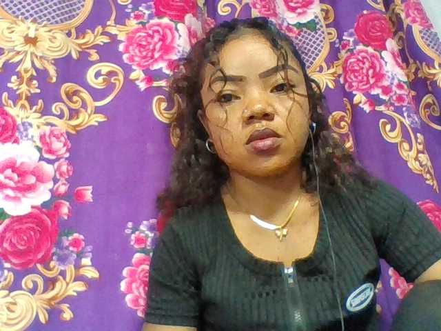 Elyah1a live cam on BongaCams