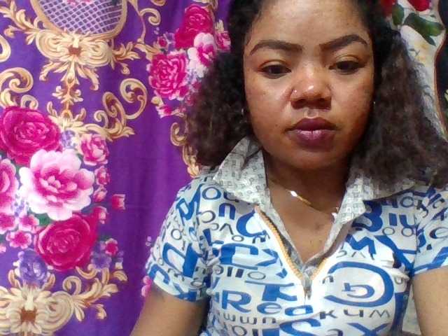 Elyah1a live cam on BongaCams
