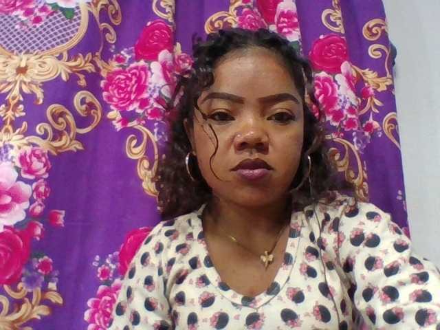 Elyah1a live cam on BongaCams