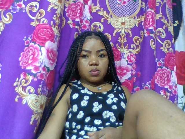 Elyah1a Live Cam pe BongaCams