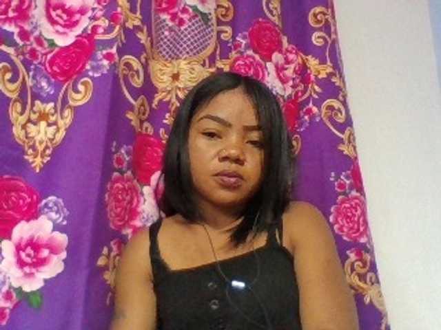 Elyah1a live cam on BongaCams