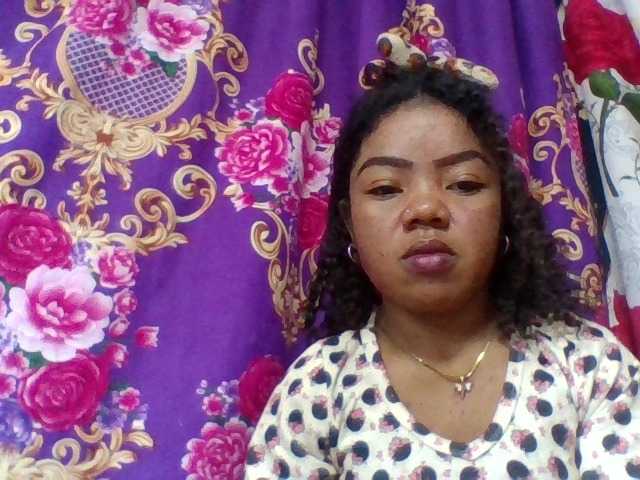 Elyah1a live cam on BongaCams