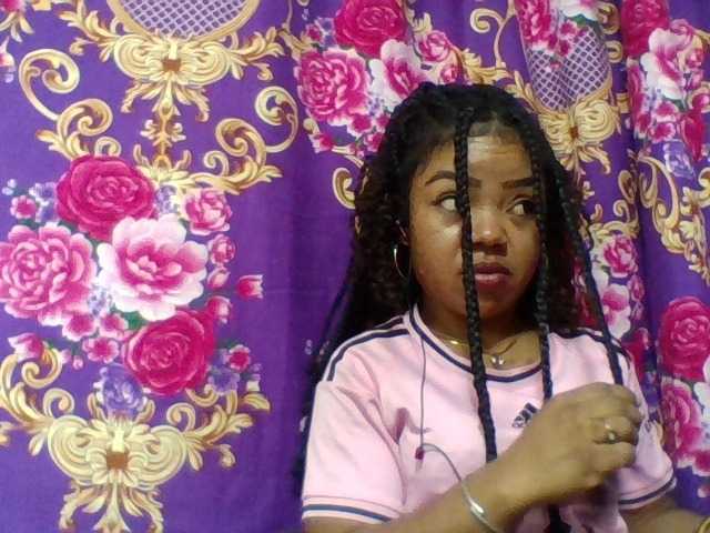Elyah1a live cam on BongaCams