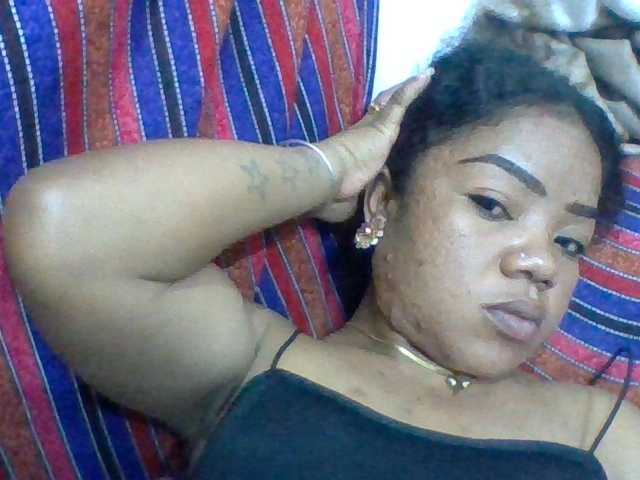 Elyah1a live cam on BongaCams