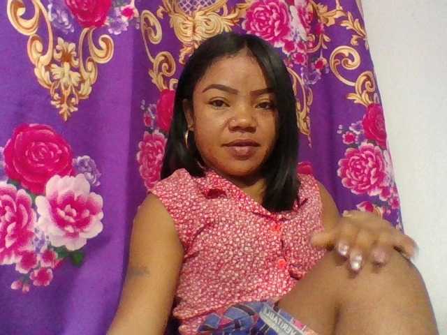Elyah1a live cam on BongaCams