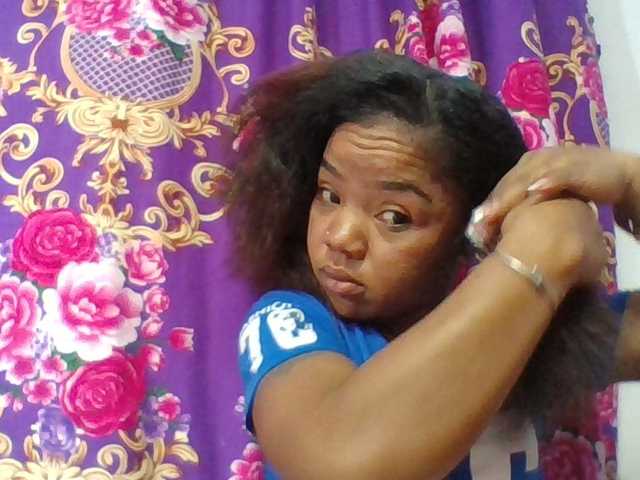 Elyah1a live cam on BongaCams