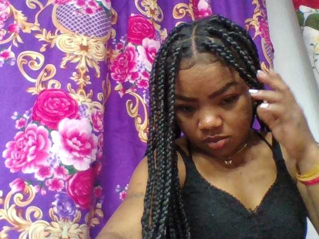 Elyah1a live cam on BongaCams