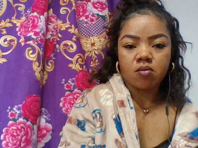 Elyah1a live cam on BongaCams