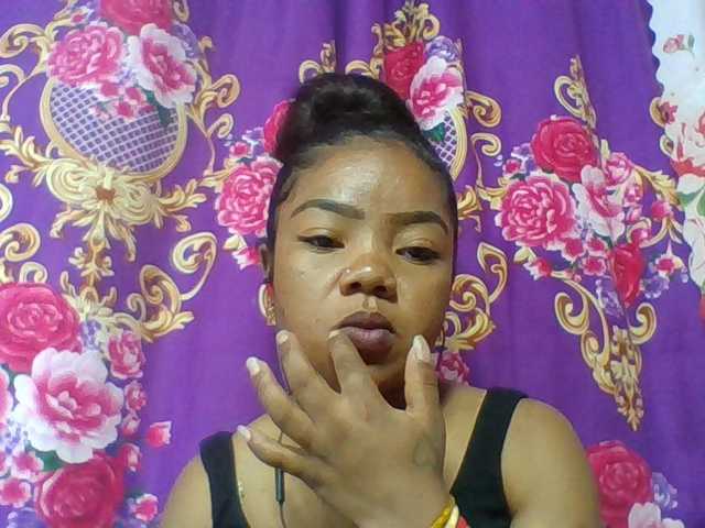 Elyah1a live cam on BongaCams