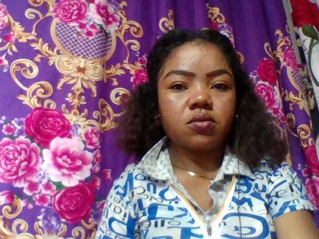 Elyah1a live cam on BongaCams