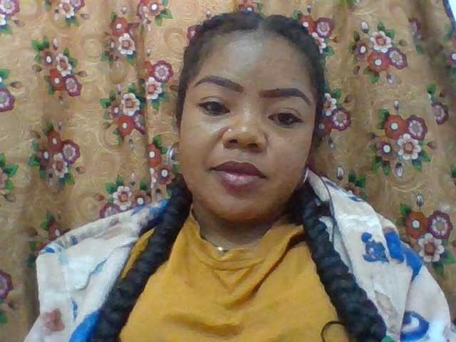 Elyah1a live cam on BongaCams
