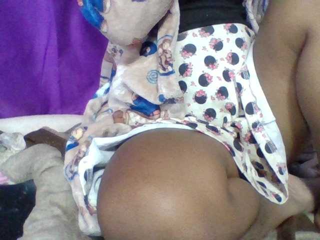 Elyah1a live cam on BongaCams