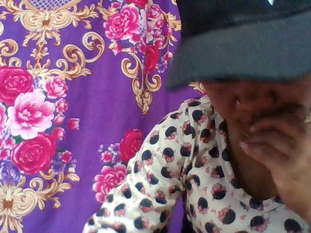 Elyah1a live cam on BongaCams