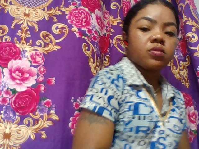 Elyah1a live cam on BongaCams