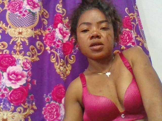 Elyah1a live cam on BongaCams