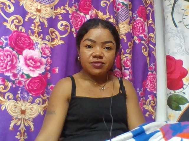 Elyah1a live cam on BongaCams
