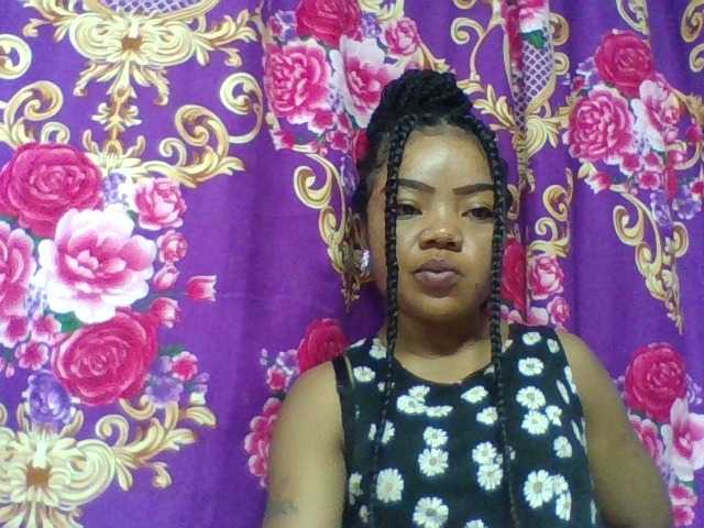 Elyah1a live cam on BongaCams
