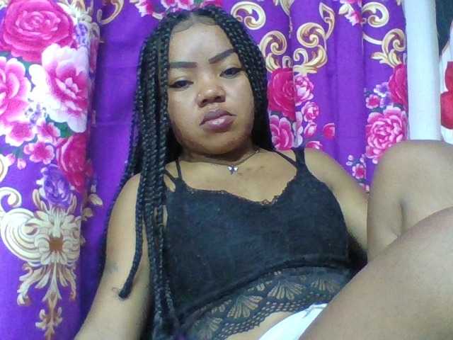 Elyah1a live cam on BongaCams