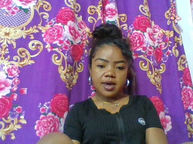Elyah1a live cam on BongaCams