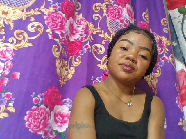 Elyah1a live cam on BongaCams