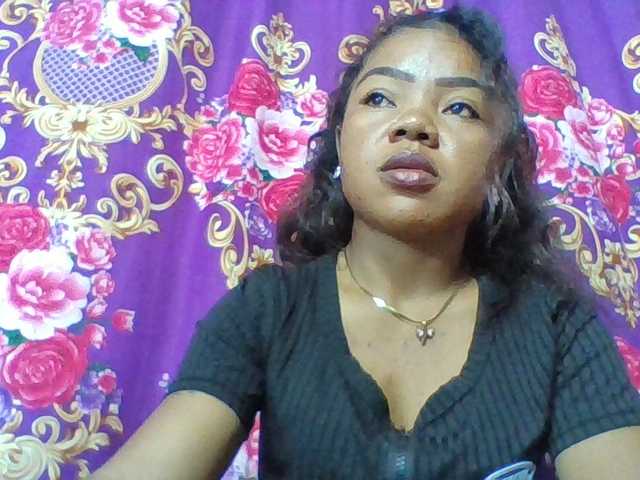 Elyah1a live cam on BongaCams