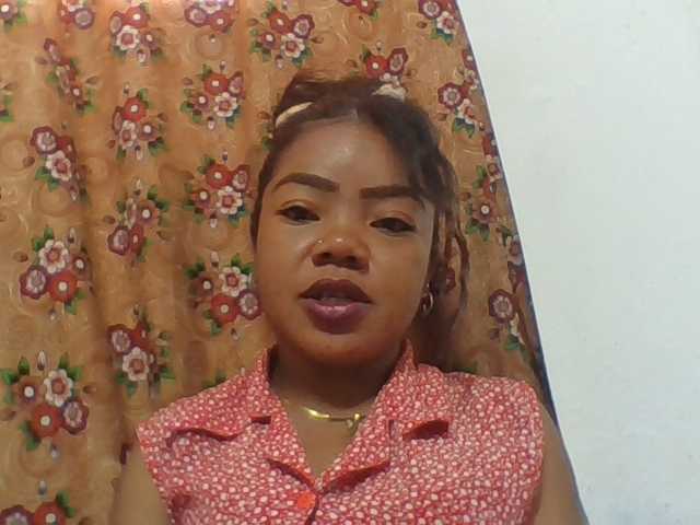 Elyah1a live cam on BongaCams