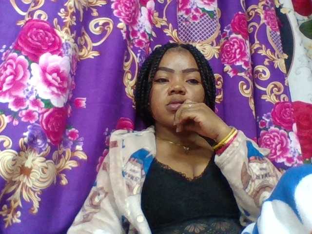 Elyah1a live cam on BongaCams