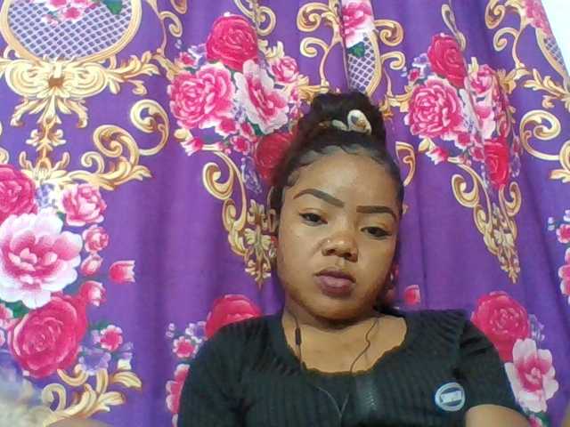Elyah1a live cam on BongaCams