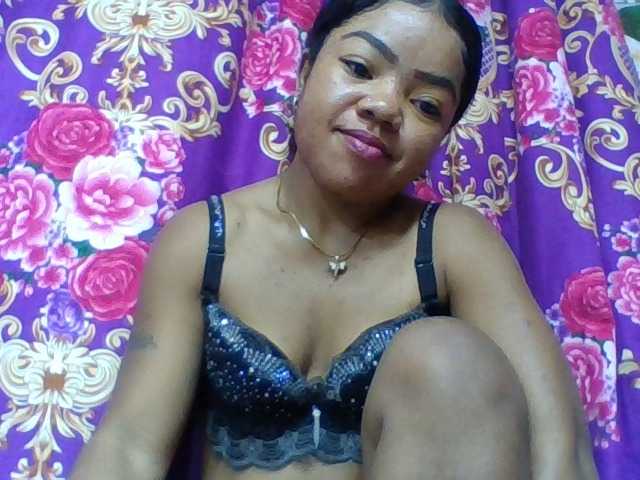 Elyah1a live cam on BongaCams