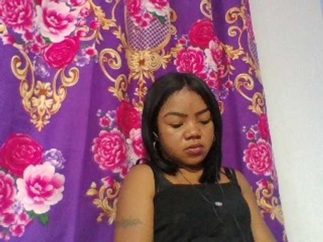 Elyah1a live cam on BongaCams