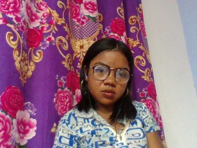 Elyah1a live cam on BongaCams