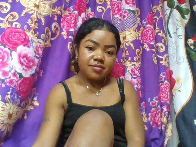Elyah1a live cam on BongaCams