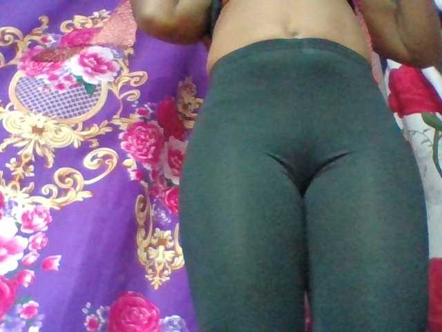 Elyah1a live cam on BongaCams
