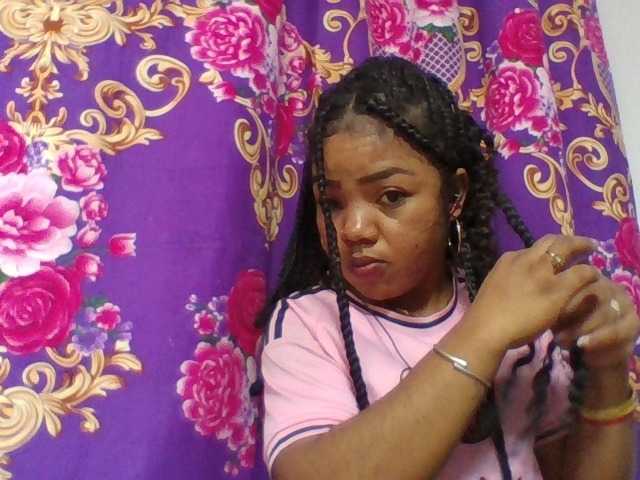 Elyah1a live cam on BongaCams