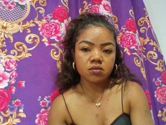 Elyah1a live cam on BongaCams