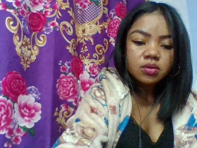 Elyah1a live cam on BongaCams