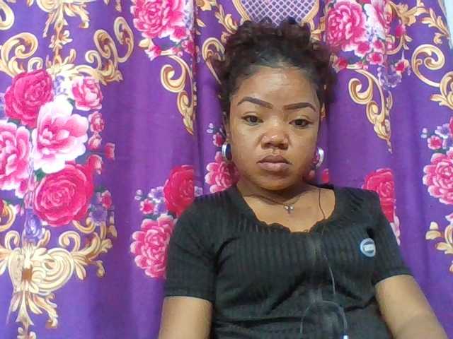 Elyah1a live cam on BongaCams