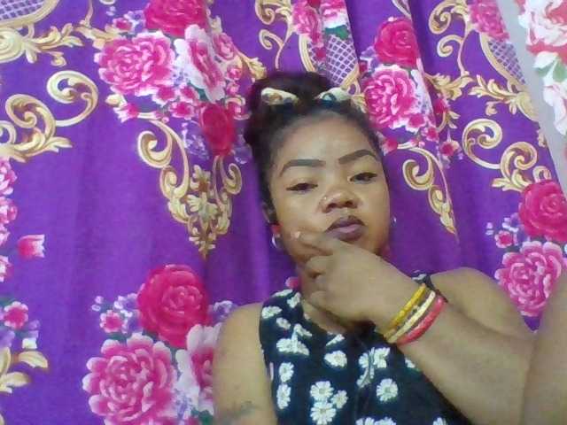 Elyah1a live cam on BongaCams