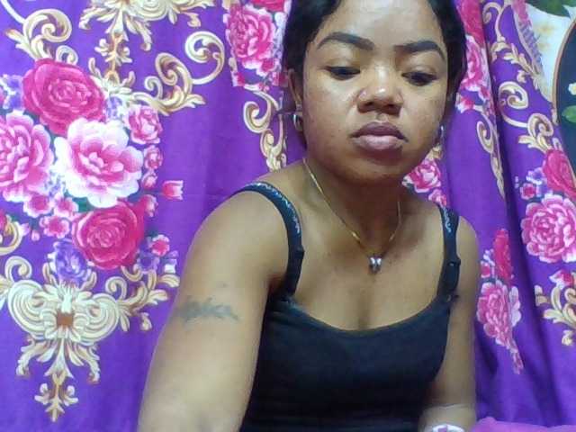 Elyah1a live cam on BongaCams