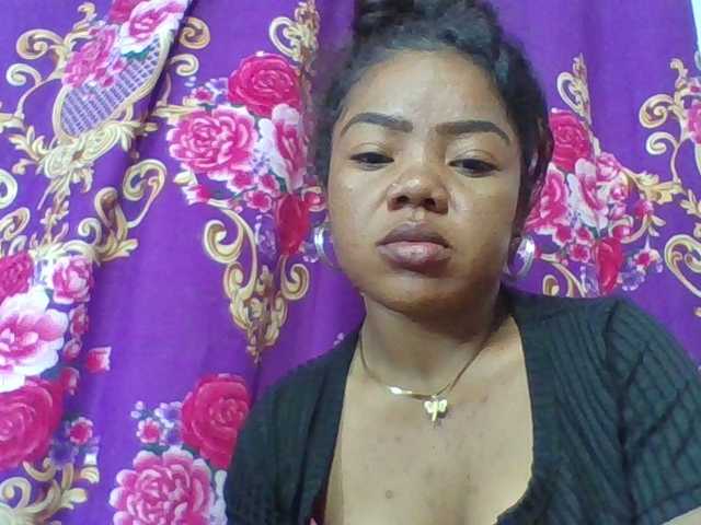 Elyah1a live cam on BongaCams