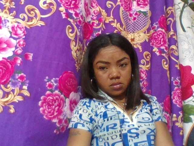 Elyah1a live cam on BongaCams