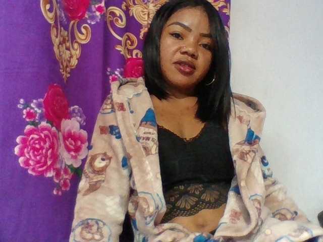 Elyah1a live cam on BongaCams