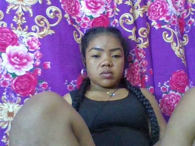 Elyah1a live cam on BongaCams